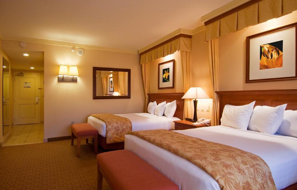 Отель Corbett Court Фермой Номер фото